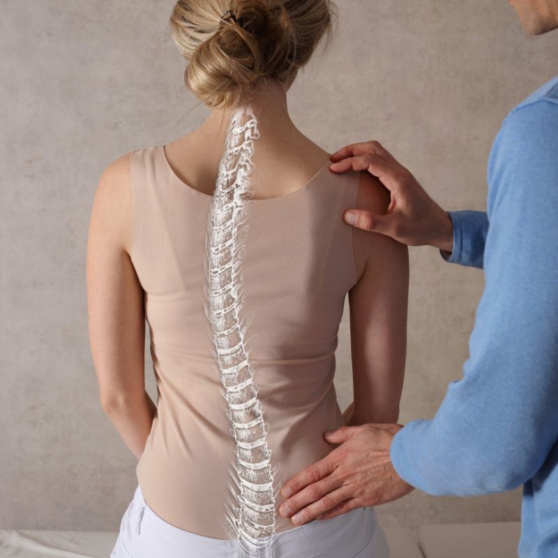 עקמת רופא מומחה גב עמוד שדרה - טיפול לעקמת