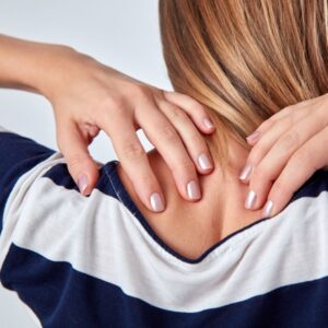 כאבי גב עליון - כאבים בשכמות - מומחה גב עמוד שדרה